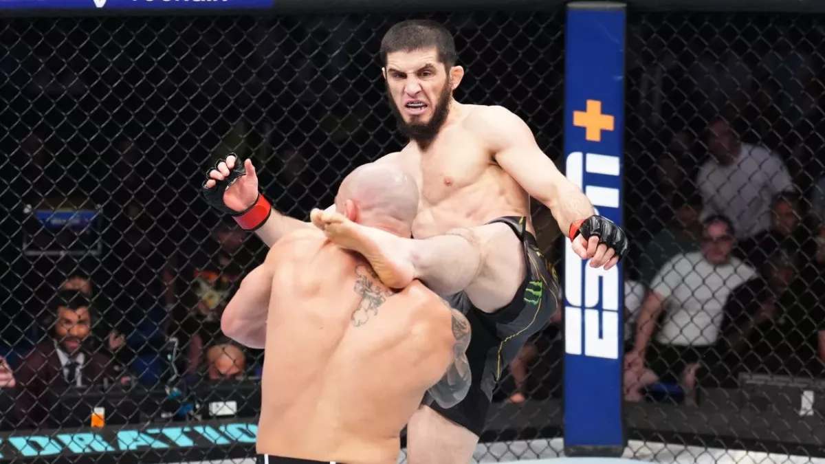 Islam Makhachev avait battu Alexander Volkanovski à l'UFC 284. 