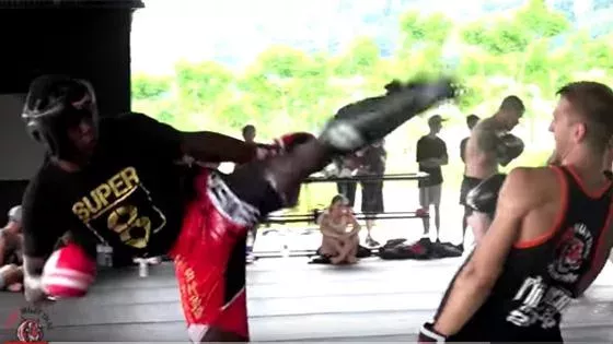 Israel Adesanya et Dan Hooker