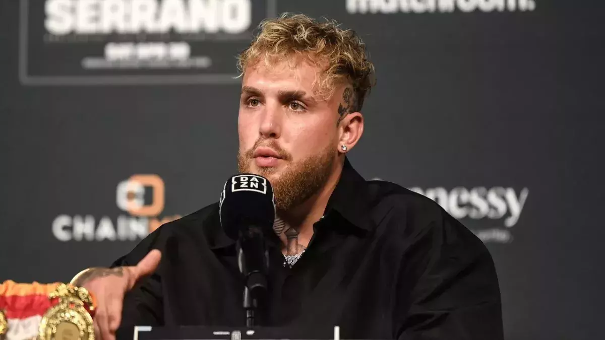 Jake Paul lors de la conférence de presse du combat entre Katie Taylor et Amanda Serrano.  