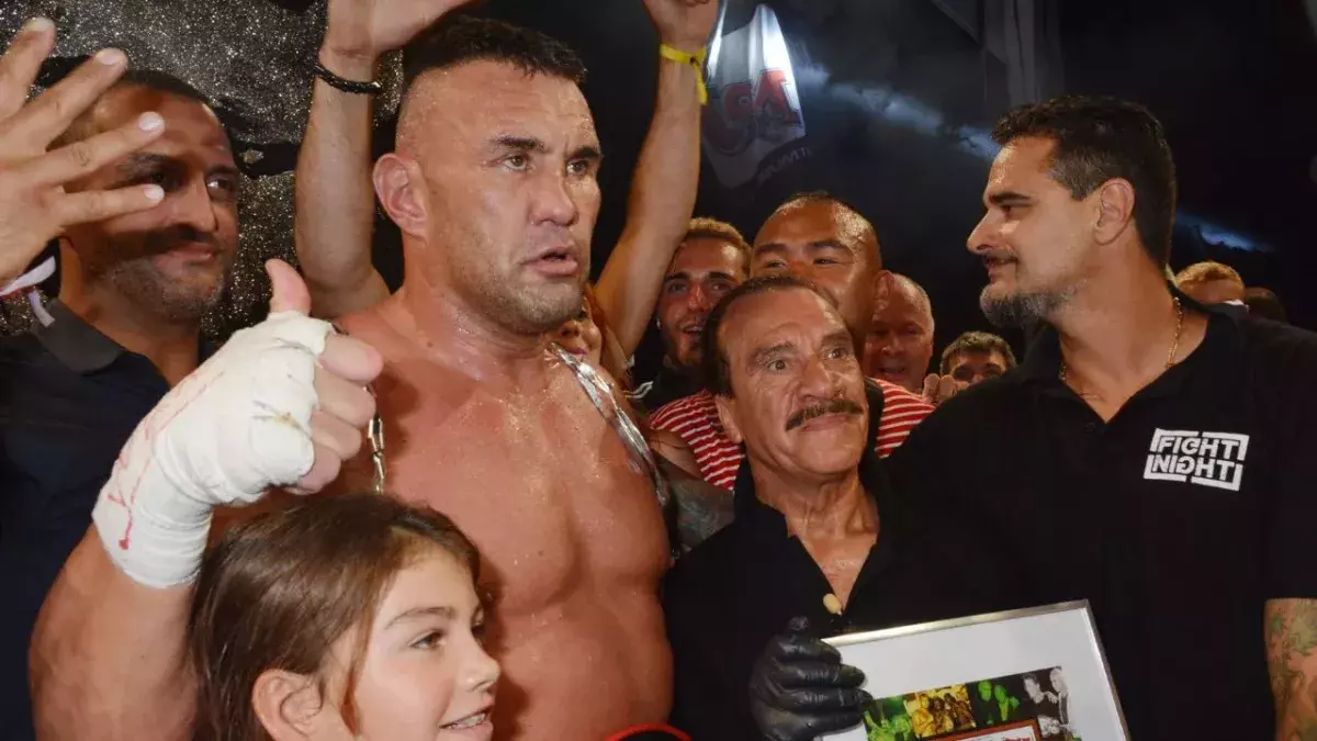 Jérôme Le Banner a triomphé d'Ivan Vicic au MMA GP. 