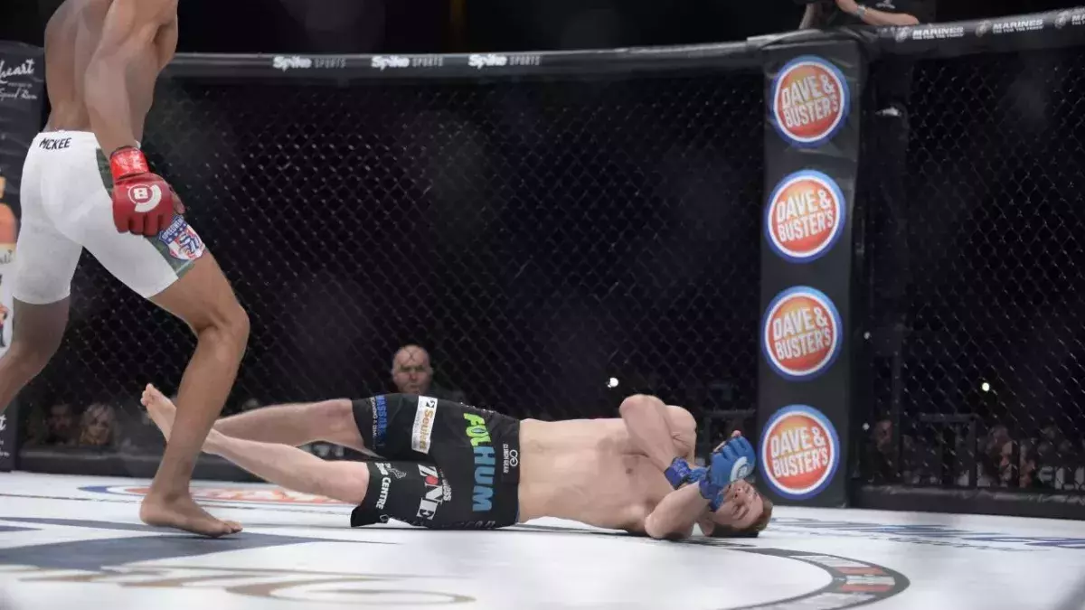 MMA : le KO sur un coup de pied retourné incroyable d'un combattant 2 secondes après le début du round 