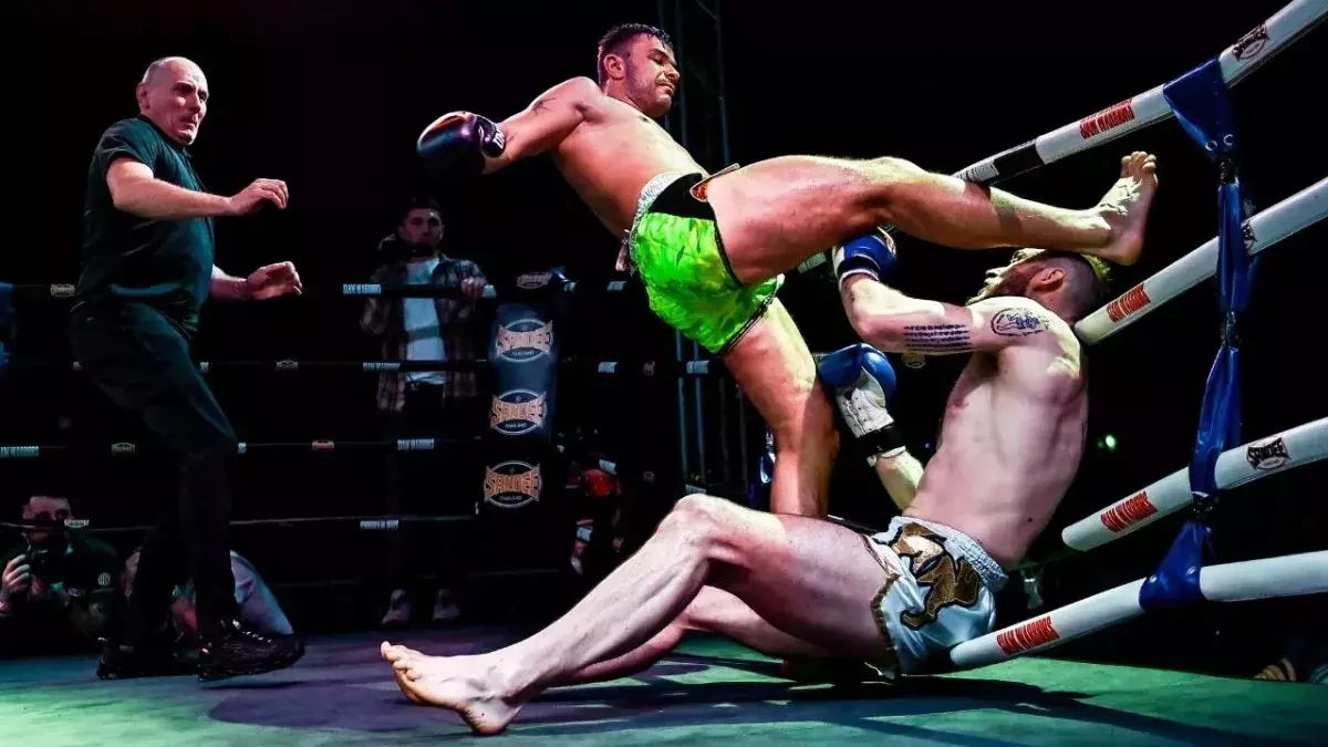 Un combat de muay thai. 