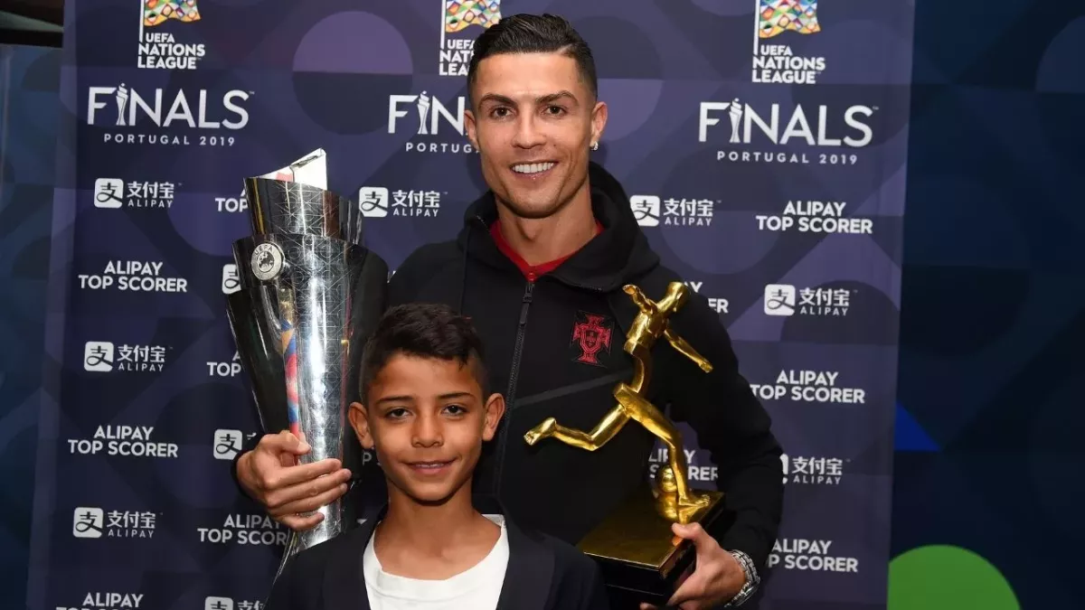 Cristiano Ronaldo en compagnie de son fils Cristiano Jr. 