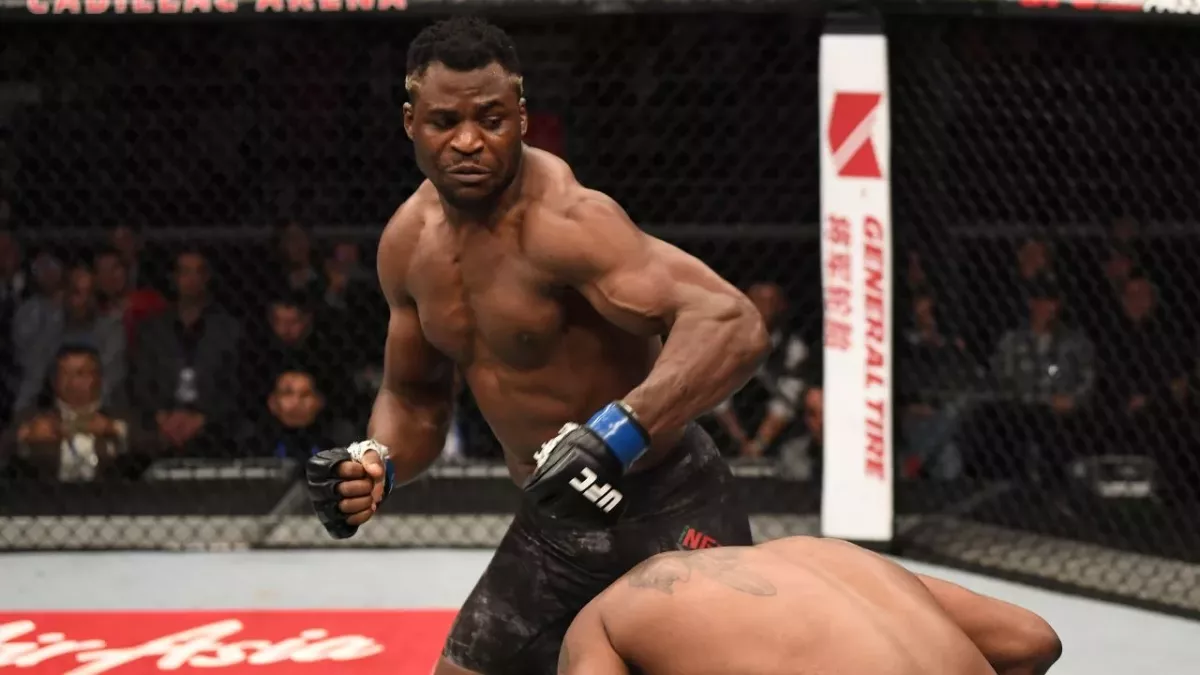 Francis Ngannou est en contact avec le Glory, organisation de kick-boxing. 