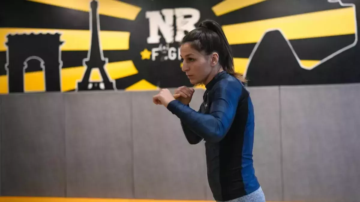 Lucie Bertaud à l'entrainement au NR Fight club à Paris 