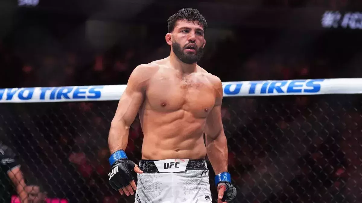 Arman Tsarukyan combat dans la même catégorie que Benoit Saint-Denis à l'UFC, celle des moins de 70 kilos. 