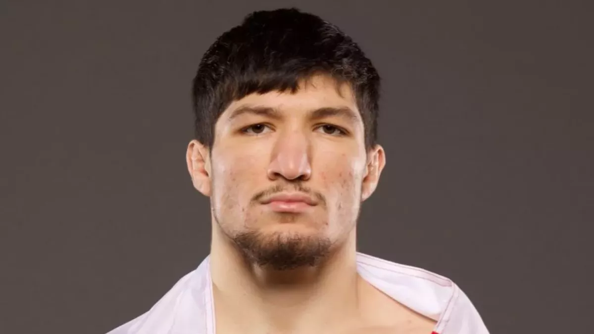 Baysangur Chamsoudinov pourrait filer à l'UFC après sa victoire au PFL contre Cédric Doumbé. 