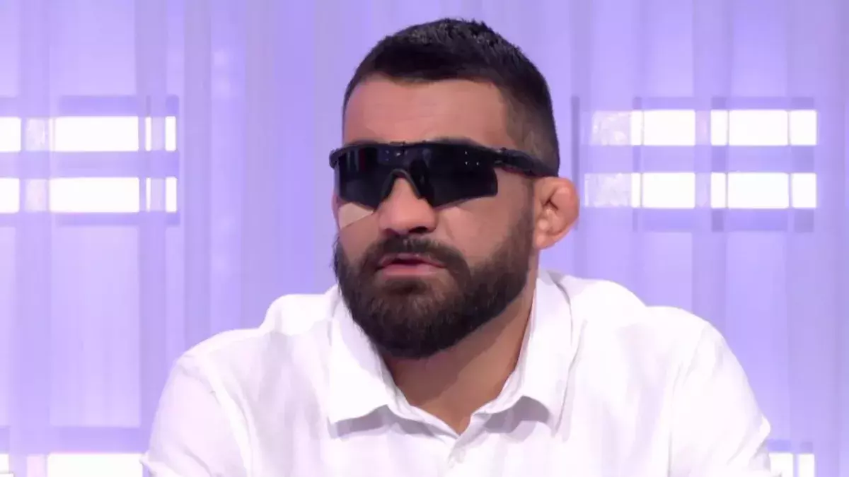Benoit Saint-Denis dans Clique