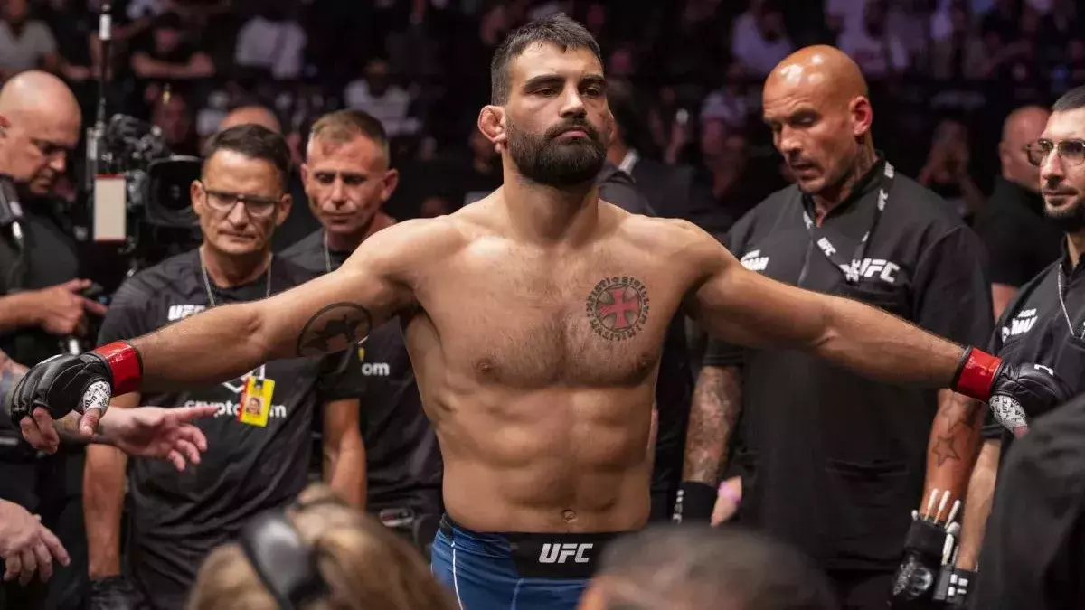 Benoit Saint-Denis dans la cage de l'UFC