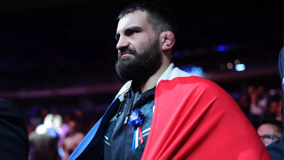 Benoit Saint-Denis est désormais à la 12e position du classement des meilleurs poids légers de l'UFC. 
