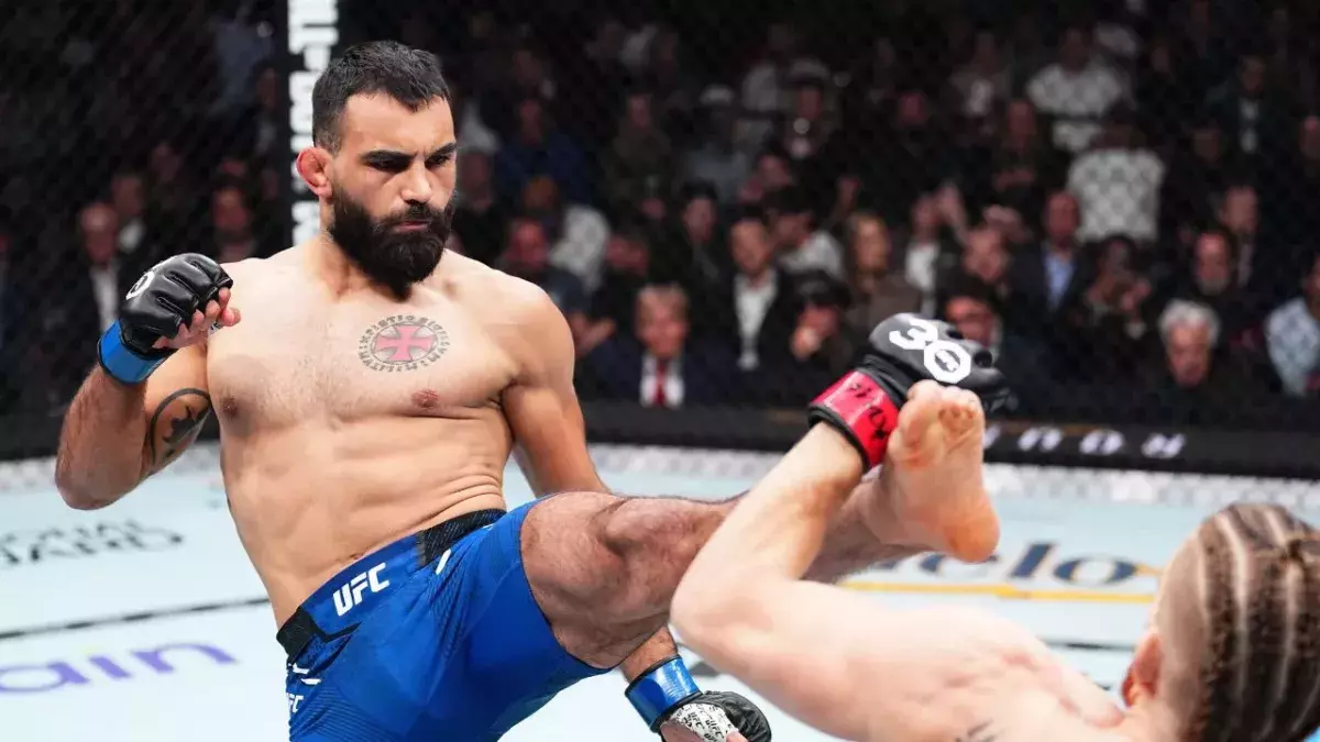 Benoit Saint-Denis lors d eson combat face à Matt Frevola. 