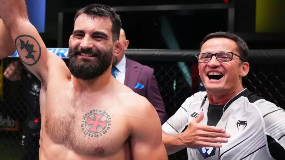 Benoit Saint-Denis victorieux dans le cage de l'UFC