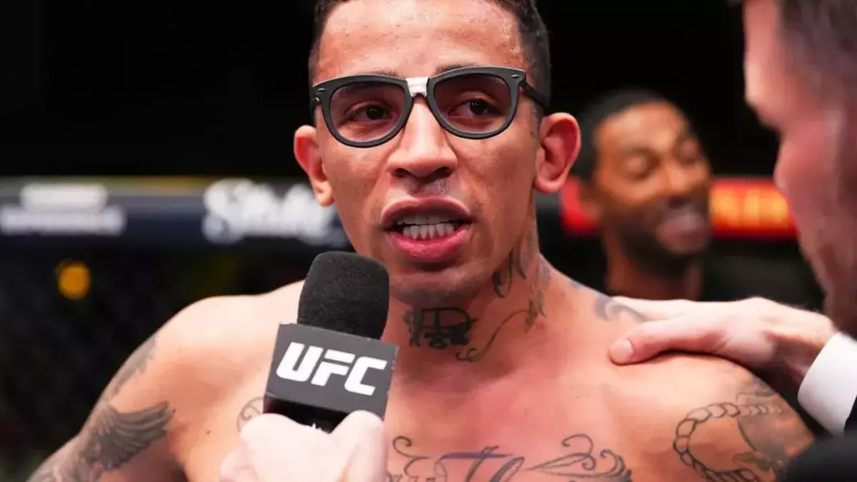 Carlos Prates en interview après sa victoire contre Neil Magny à l'UFC. 
