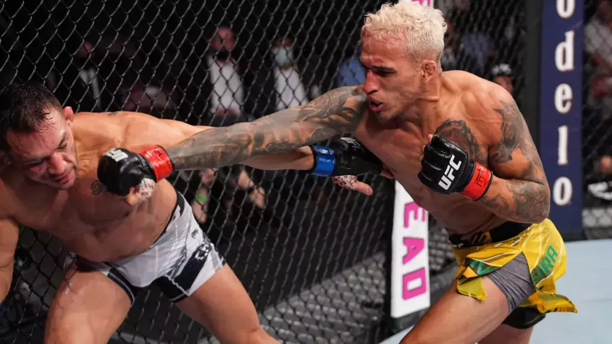 Charles Oliveira vs Michael Chandler 