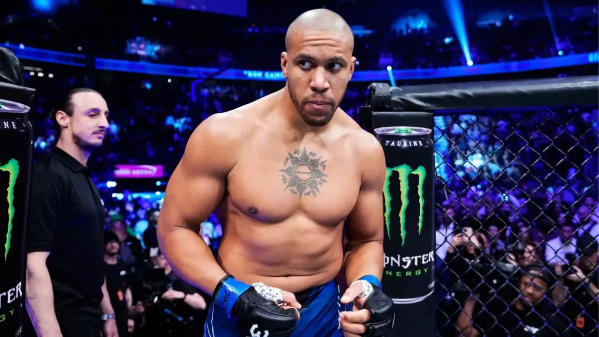 Ciryl Gane lors de l'UFC 285. 
