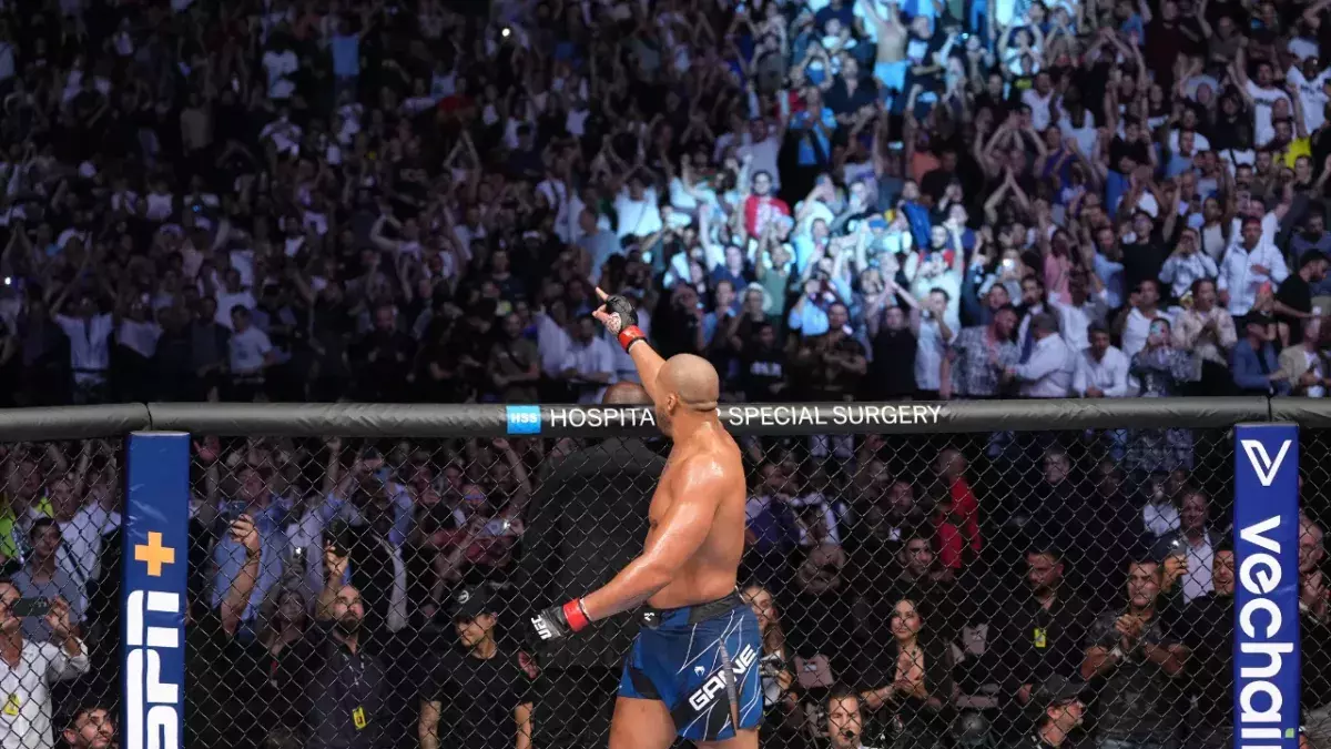 Ciryl Gane à l'UFC Paris