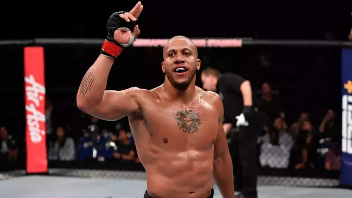 Ciryl Gane sera à l'affiche de l'UFC Paris. 