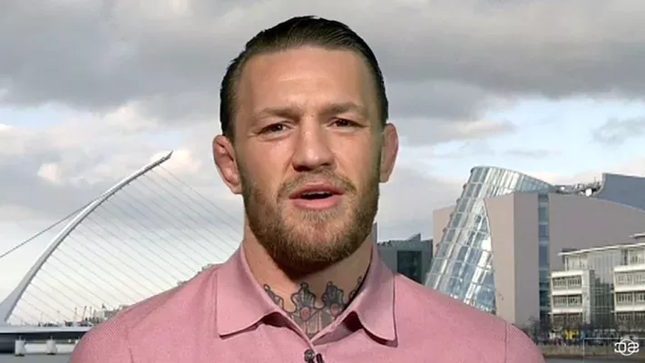 Conor McGregor lors de son interview dans Sports Center sur ESPN avec Ariel Helwani