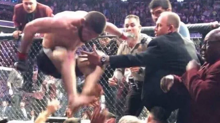De nouvelles images vidéo de la bagarre entre Khabib Nurmagomedov et le clan de Conor McGregor