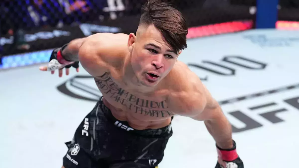 Diego Lopes dans la cage de l'UFC