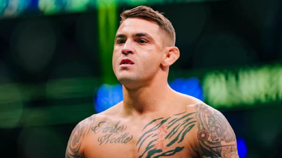 Dustin Poirier dans l'octogone de l'UFC
