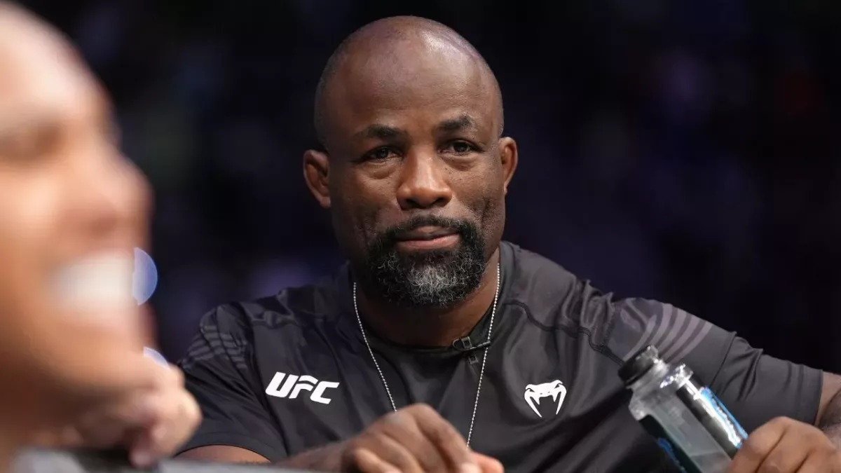 Fernand Lopez dans le coin de Ciryl Gane à l'UFC. 