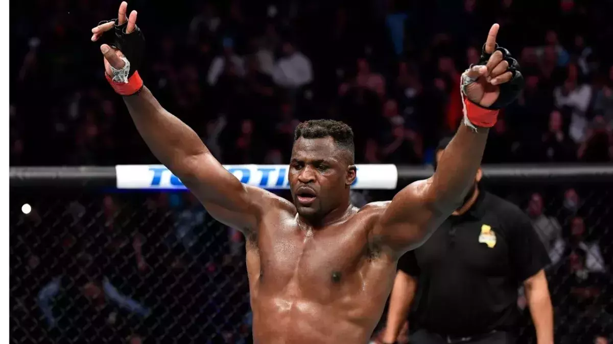 Francis Ngannou après son combat face à Ciryl Gane lors de l'UFC 270