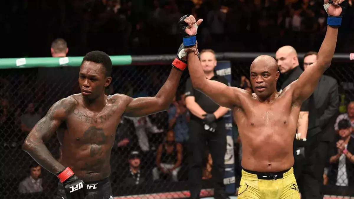 Israel Adesanya et Anderson Silva. 