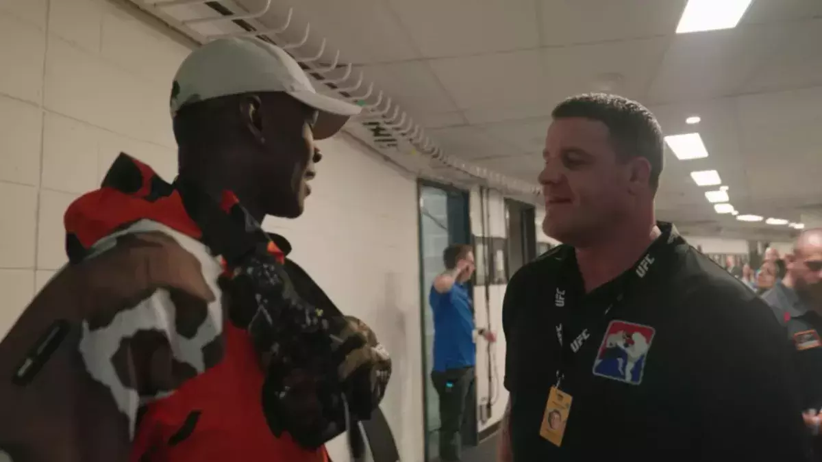 Israel Adesanya et Marc Goddard 