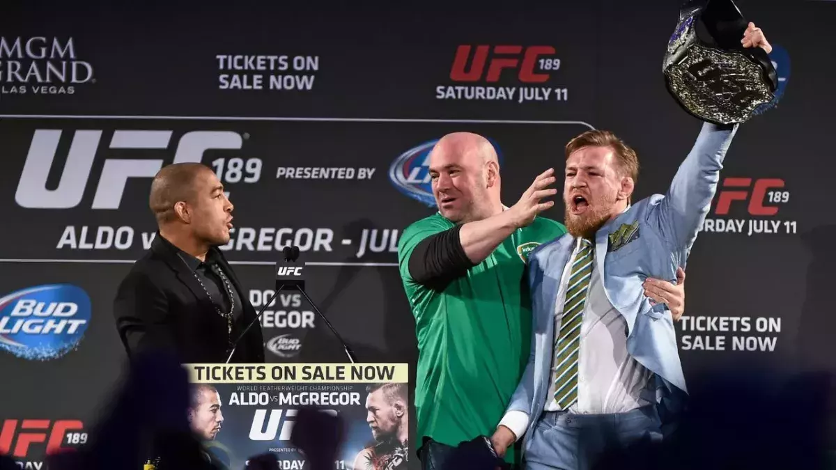 José Aldo et Conor McGregor ont tous les deux été champions de la catégorie des poids plumes à l'UFC. 