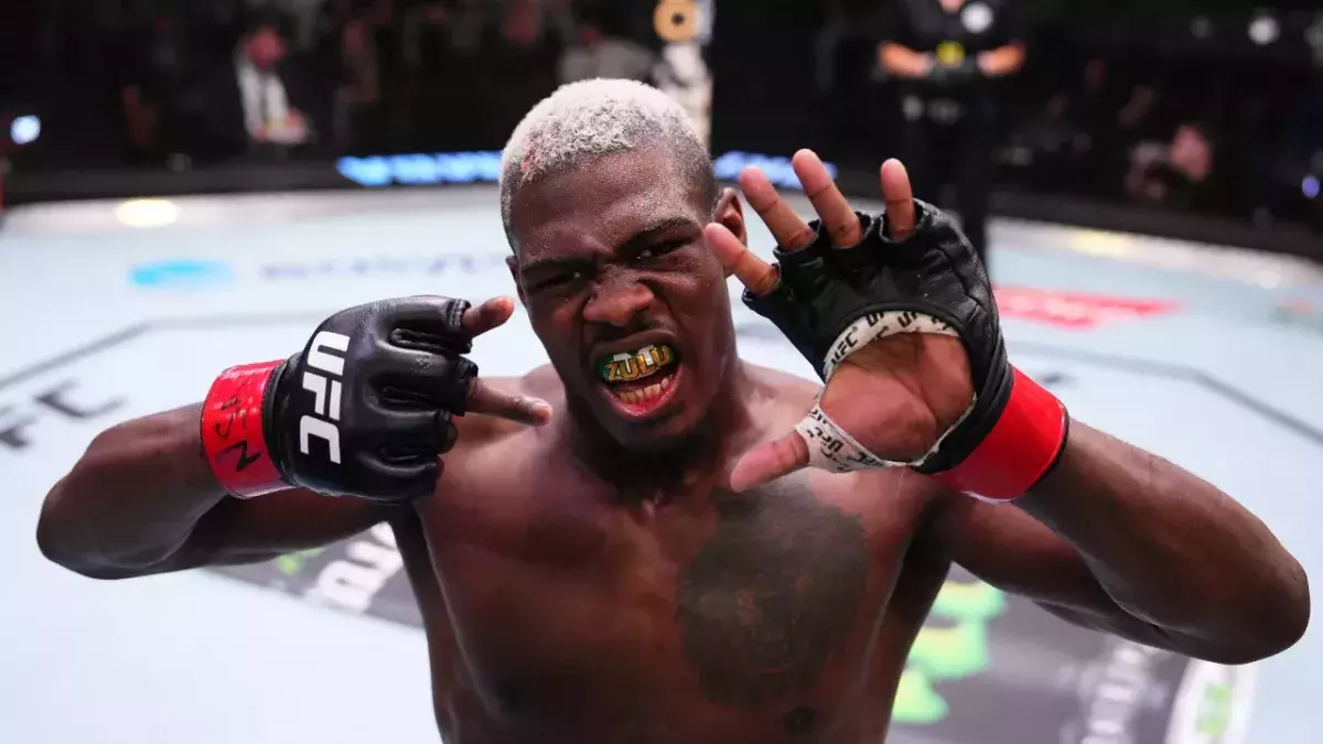 Oki Bolaji lors de son premier combat à l'UFC.