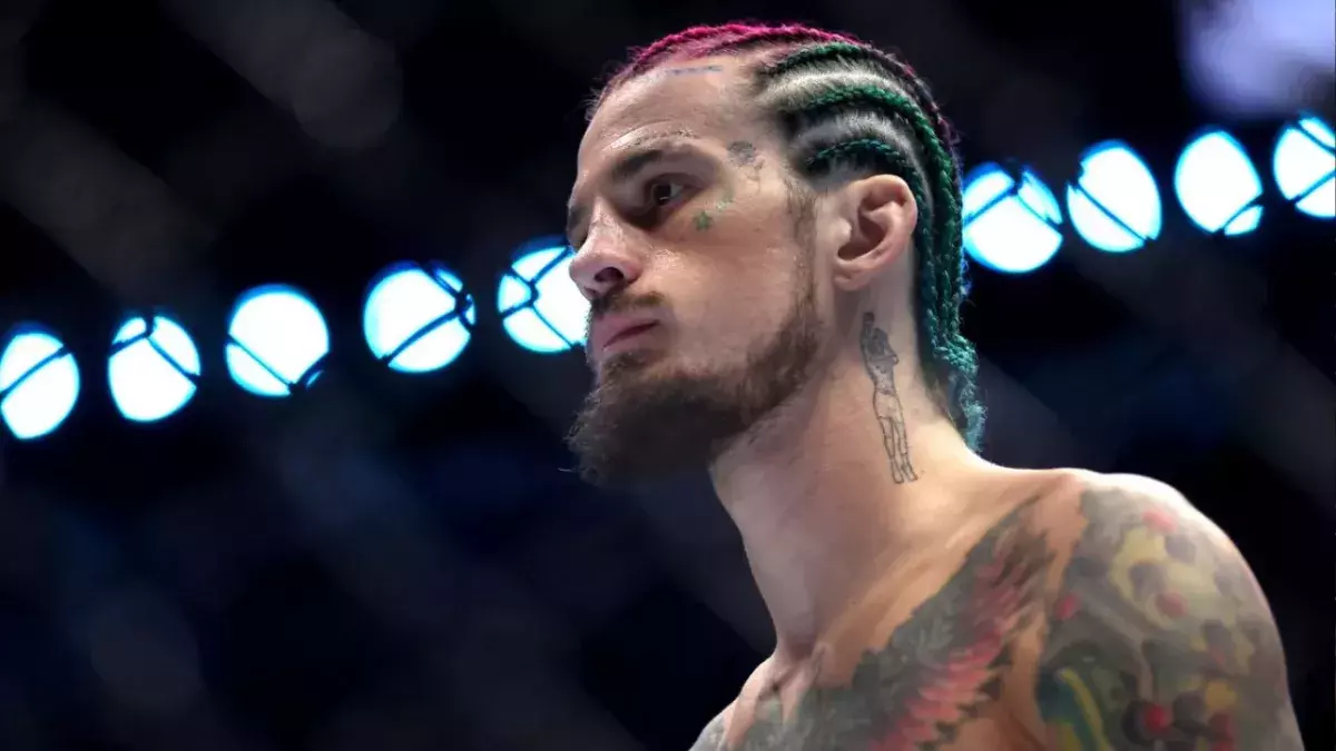 Sean O'Malley dans la cage de l'UFC