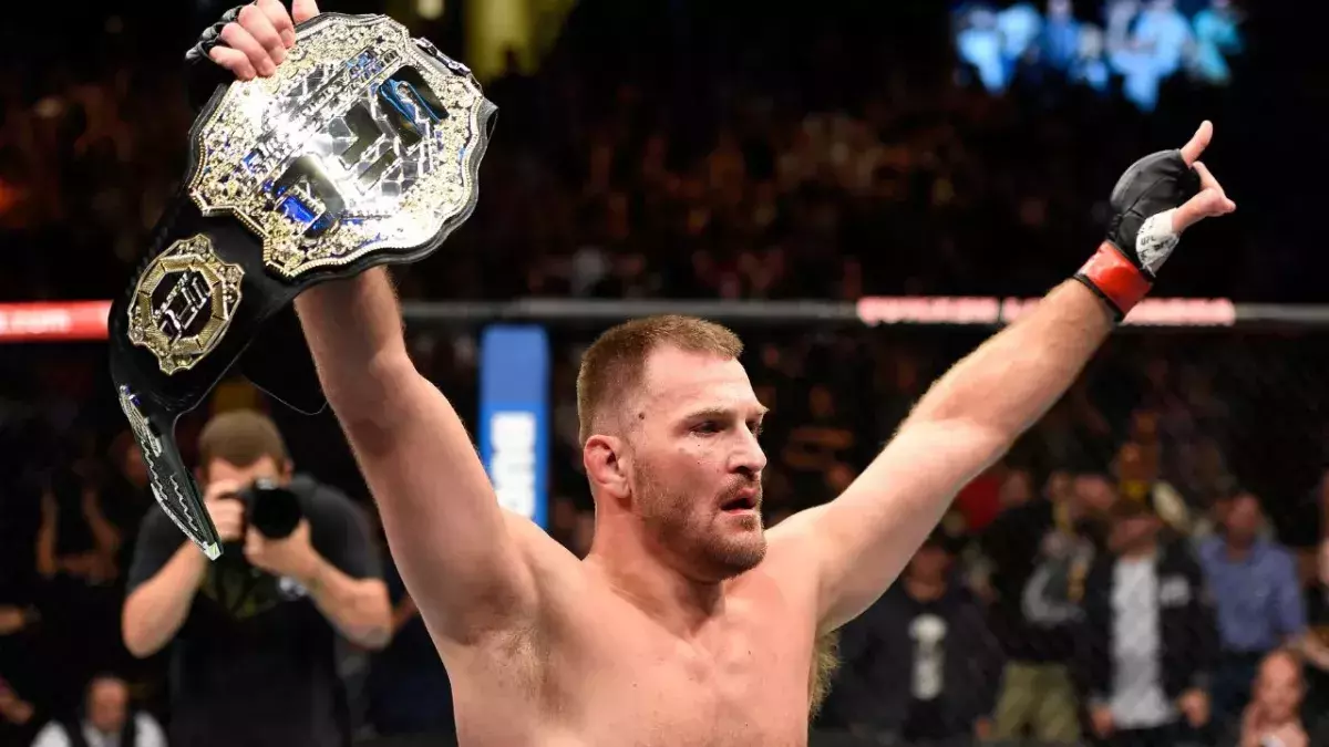 Stipe Miocic a détenu la ceinture poids lourds à deux reprises. 