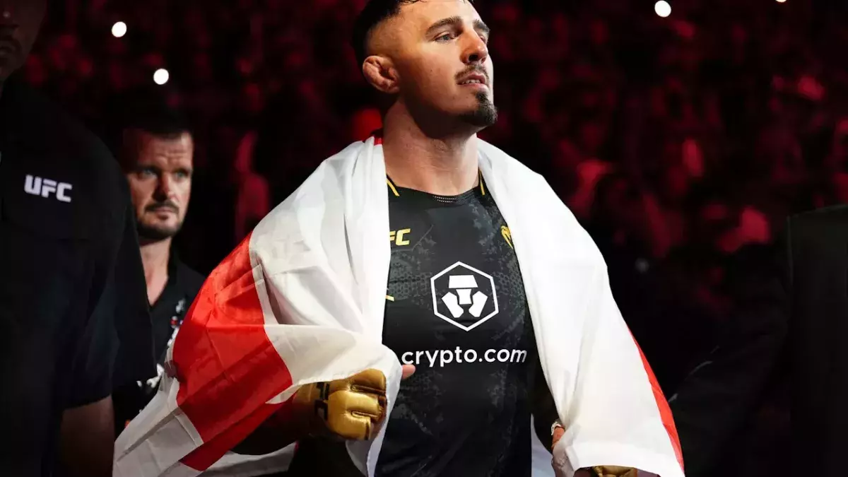 Tom Aspinall lors de l'UFC 304 avant son combat contre Curtis Blaydes.