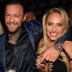 Conor McGregor et Ebanie Bridges lors du combat Joshua vs Helenius. 