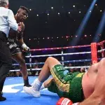 Francis Ngannou a envoyé au tapis Tyson Fury dans le 3e round. 