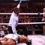 Jake Paul a vaincu Tyron Woodley pour la seconde fois. 