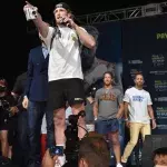 Logan Paul a défié Hasbulla Magomedov. 