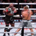Mike Tyson s'est incliné contre Jake Paul à la décision des juges. 
