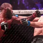 Avant l'arrêt prématuré du 3ème round, les deux combattants faisaient une vraie performance