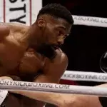 Cédric Doumbé s'est imposé par TKO face à Chai Title lors du MMA GP. 