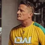 Daniel Woirin et un coach français de MMA. 