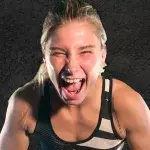 Océane Samson, sacrée championne du monde amateur en 2024, participe à l'émission MMA Academy. 