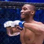 Salahdine Parnasse dans la cage du KSW