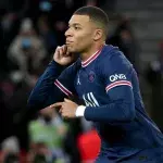 Kylian Mbappé avec le PSG face à Monaco. 