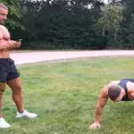 Bodybuildeur 100 pompes