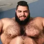 Le Hulk Iranien se lance dans les combats à mains nues