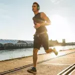 Certaines musiques aideraient à courir plus vite selon une étude. 
