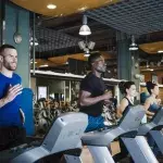 Tapis de course : à quelle vitesse courir et marcher ? Différences avec la course en extérieur