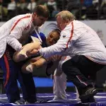 Une jeune gymnaste américaine se brise les deux jambes en pleine compétition